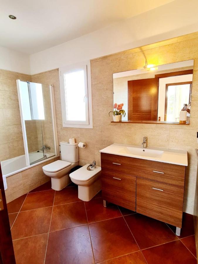 Villa Lorena Sa Caleta Eksteriør bilde